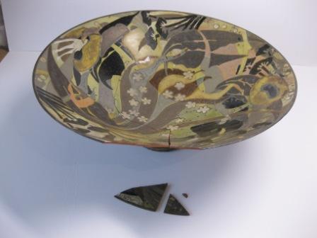 Bowl before restoration.
CLICK FOR ENLARGED IMAGE.